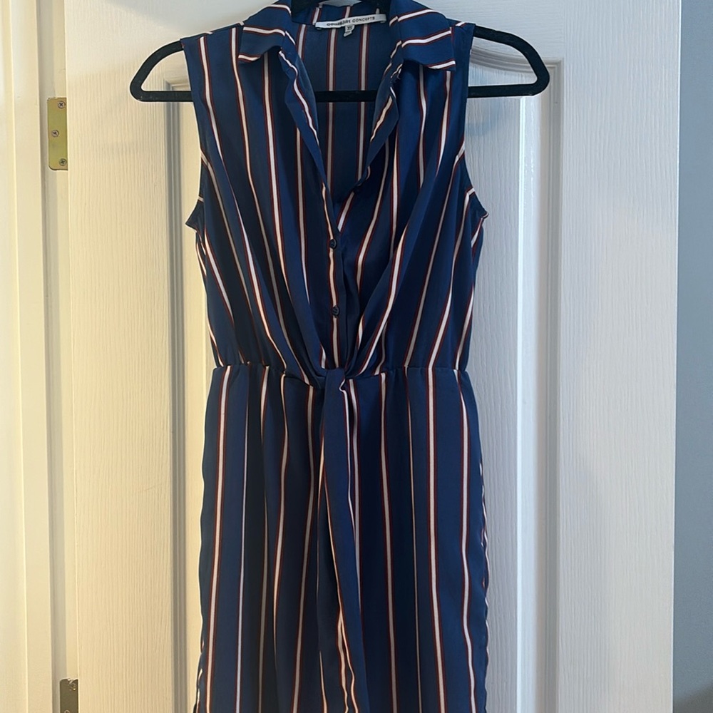 Collective concepts sleeveless, collared dress